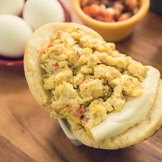 Arepa Perico con Queso/Scramble Eggs,Vegg&Cheese