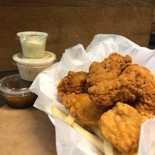 Kids Chicken Strips (3)+Small Fries