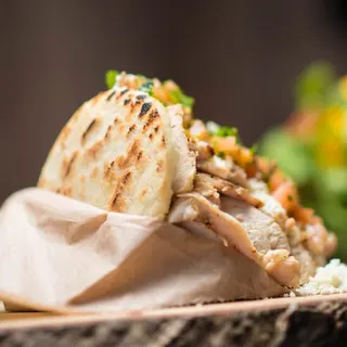 -Arepa Pollo al Grill/Grilled Chicken JUNIOR